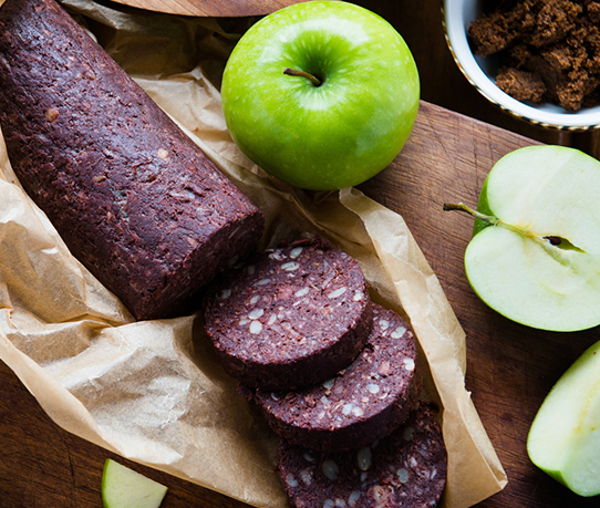 Caramelized apples with black pudding